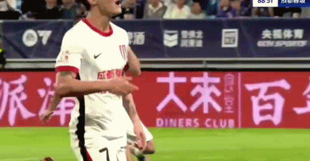 爱游戏-莎拉波娃连续十五场比赛得分超过大比分获胜，中国队不断突破！引发球迷热议(莎拉波娃wta年终总决赛)