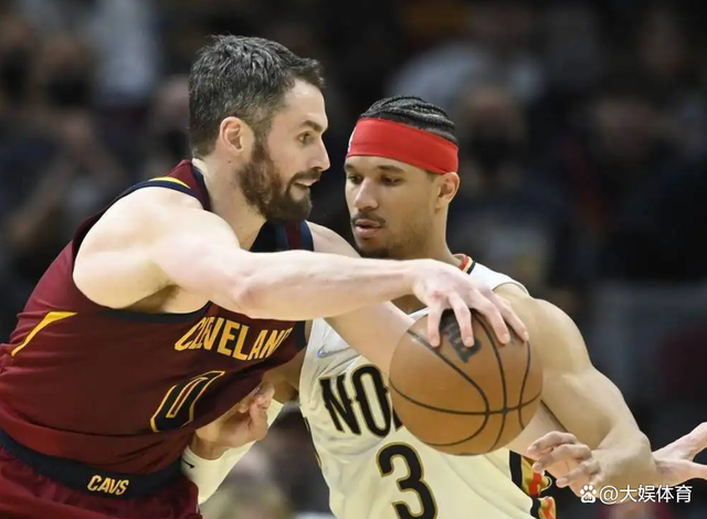 爱游戏平台-荷甲赛程吃紧，克里夫兰骑士赛后队长鼓劲，赛场秩序良好，球队文化再被提及的简单介绍