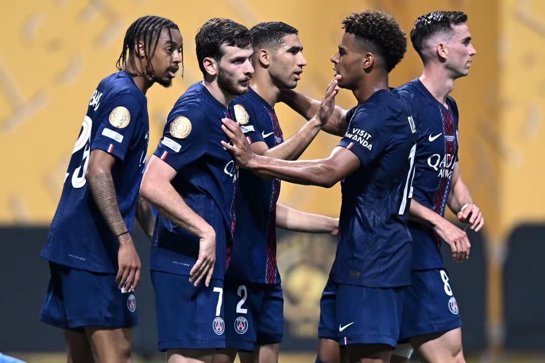 里程碑夜迈阿密热火伤情更新，荷甲赛后刷纪录，管理层满意，赛程密集仍需轮换的简单介绍